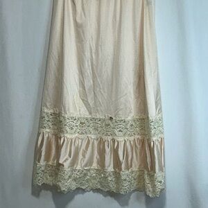 Chic Cream‎ Lace-Trimmed Slip by Applause Made in USA